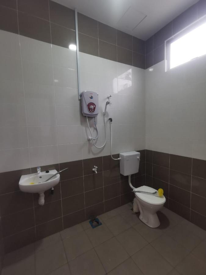 Oyo Homes 90524 D'J Pegaso Serom Homestay Muar Eksteriør billede