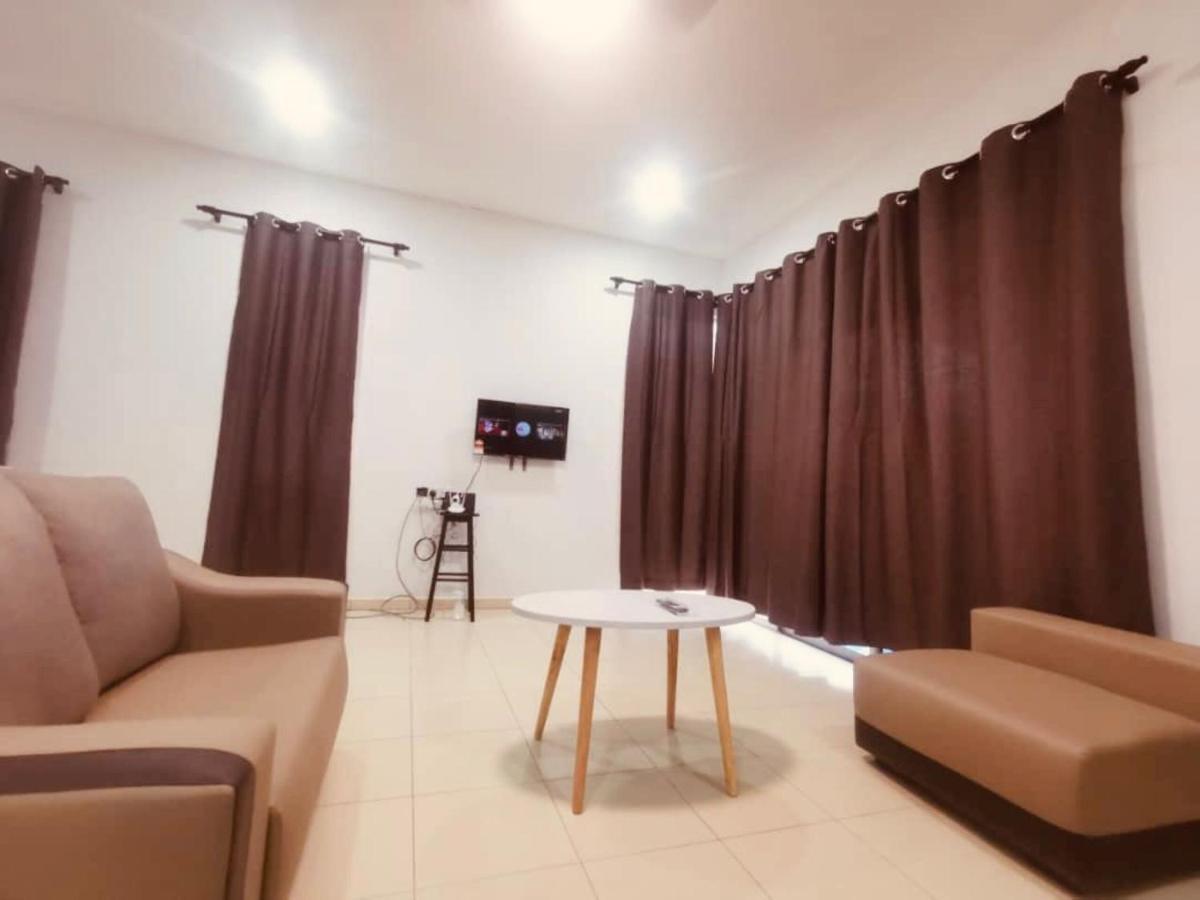 Oyo Homes 90524 D'J Pegaso Serom Homestay Muar Eksteriør billede