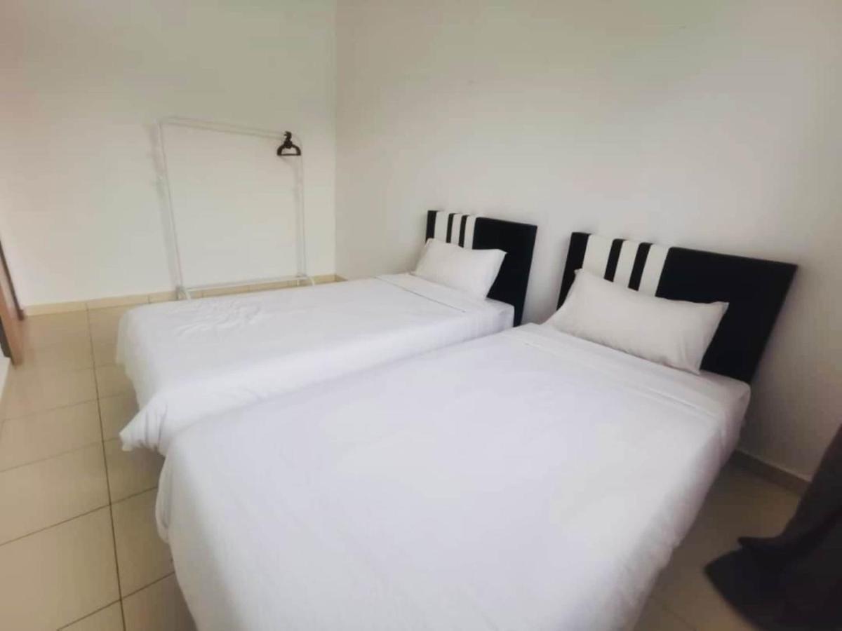 Oyo Homes 90524 D'J Pegaso Serom Homestay Muar Eksteriør billede